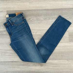 NWT Hollister Jean Legging Medium Wash